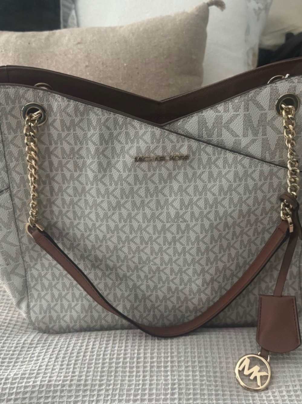 Michael Kors Jet Set Travel Large Vanilla MK Signature Chain Tote Bag